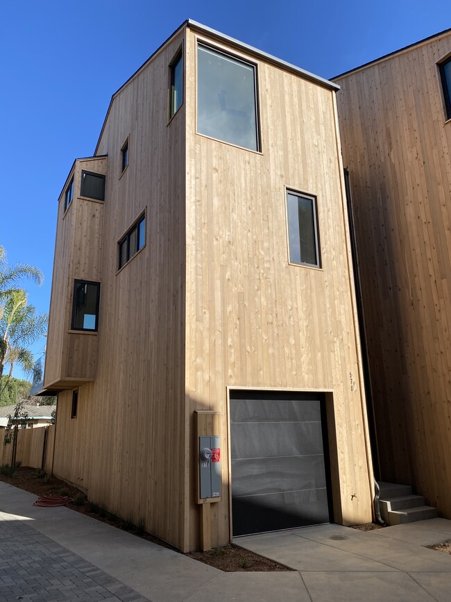 Building Photo - 578 Laguna Dr