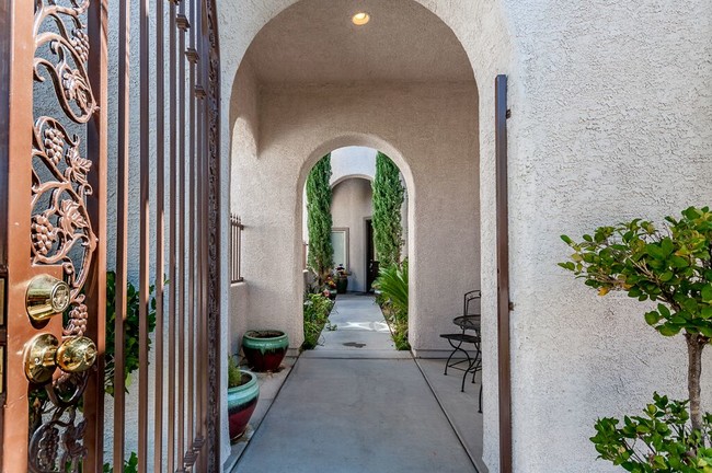 Building Photo - 12049 W Cielo Amber Ln