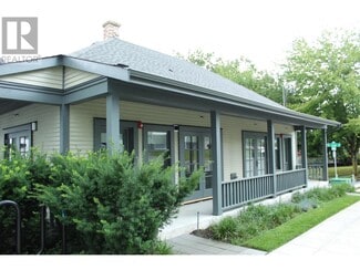Building Photo - 1306-1306 Laval Square