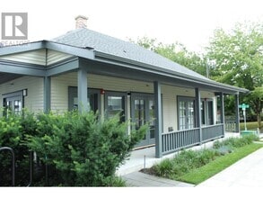 Building Photo - 1306-1306 Laval Square