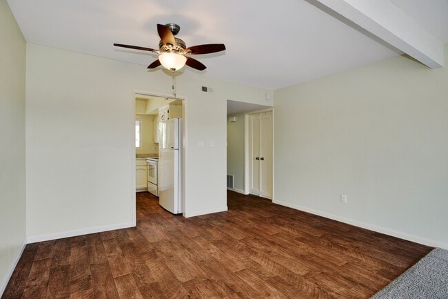 Building Photo - 2 bedroom 2 bath condo for rent in San Car...