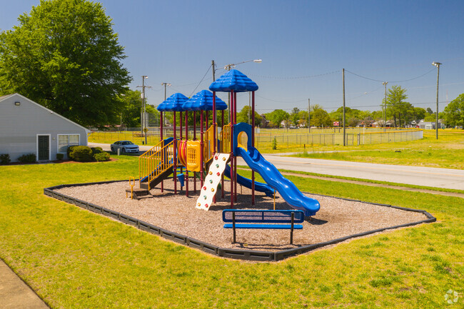 Building Photo - Biltmore Commons Apartments