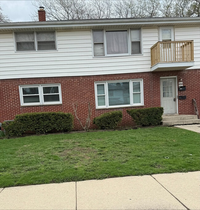 Building Photo - 3619 10th Ave