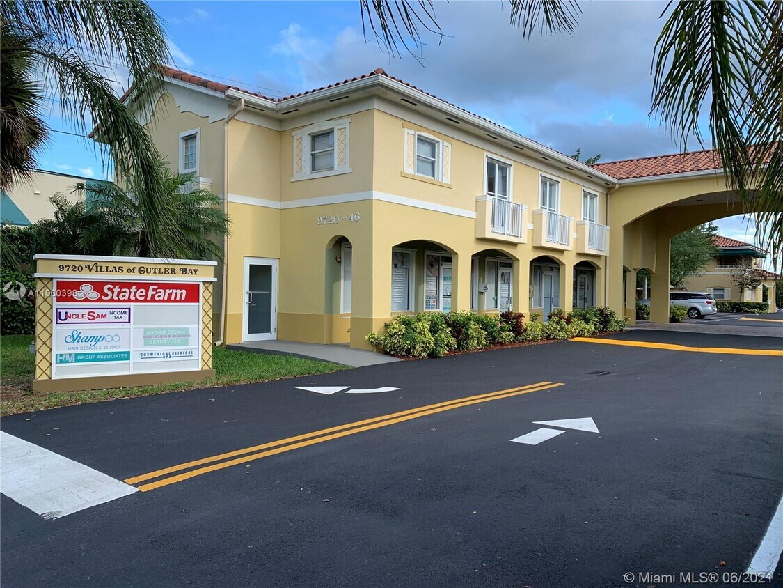 9720 SW 184th St Unit 202, Cutler Bay, FL 33157 Room for Rent in