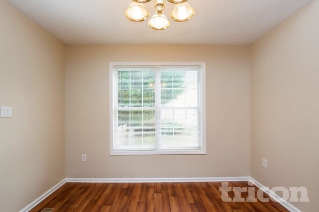 Building Photo - 302 Bethel Dr