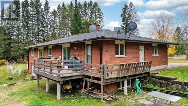 Building Photo - 4 Maxwell Settlement Rd