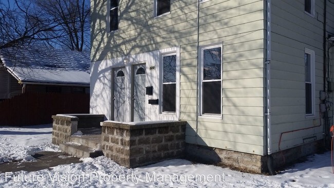 Building Photo - 523 Chase Ave