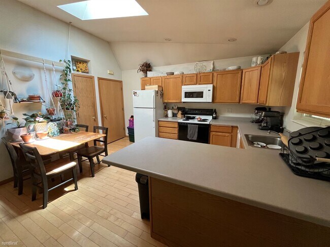 Foto del edificio - 1 br, 1 bath Duplex - 1650 Washington Stre...