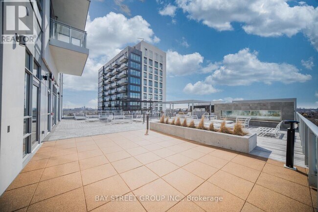 Photo du bâtiment - 8888 Yonge St