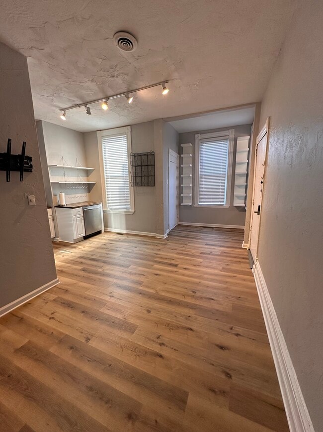 Building Photo - 2818 Lemp Ave