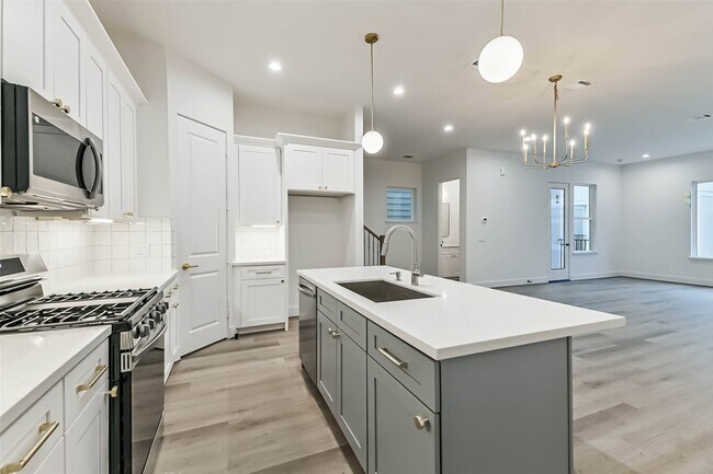 Building Photo - 7709 Earl Rudder Wy