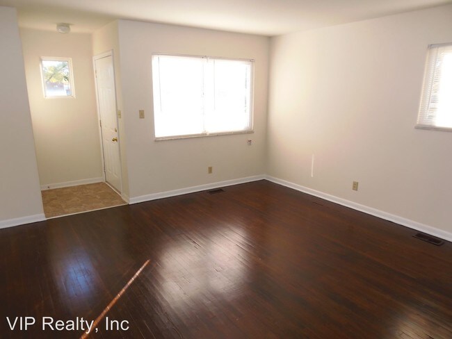 Foto del edificio - 4822-4824 Beacon Hill Rd
