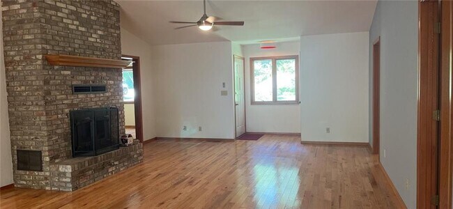 Building Photo - 14 Castleford Dr