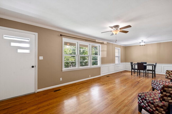 Foto del edificio - 3005 Pine Dr NE