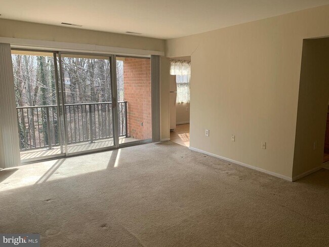 Foto del edificio - 884 College Pkwy