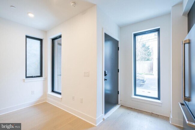 Foto del edificio - 1139 N 3rd St