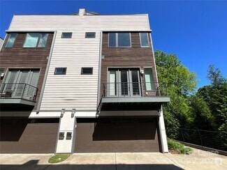 Building Photo - 1012 Westbrook Dr