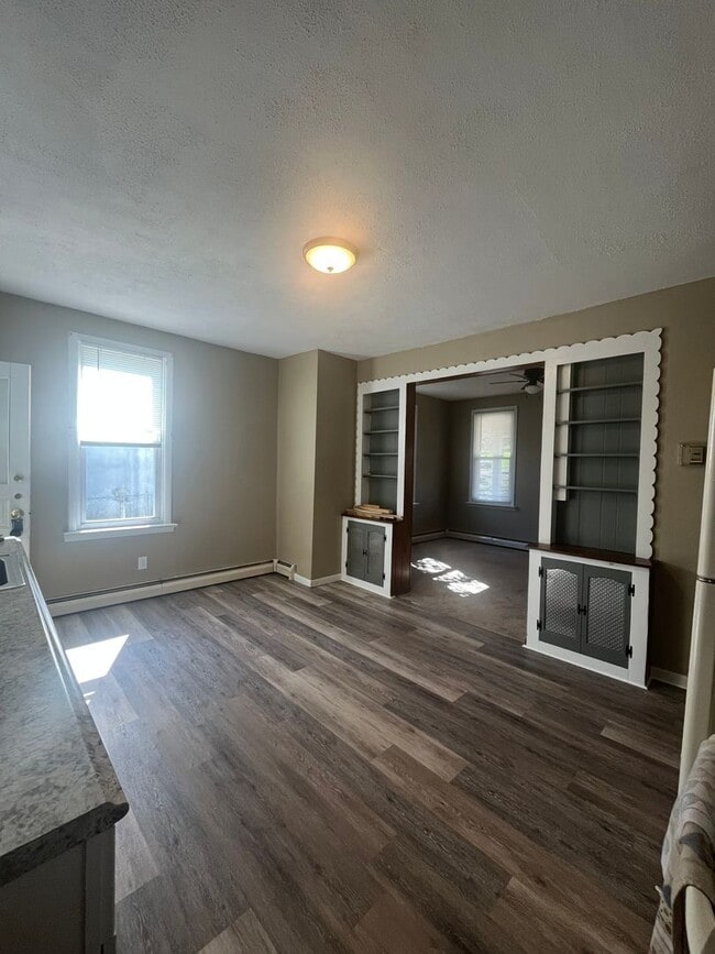 Building Photo - Available Now! 3 Bed, 1 Bath in Boyertown