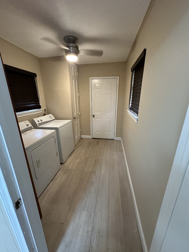 Front House Laundry Room - 7334 Lamar St