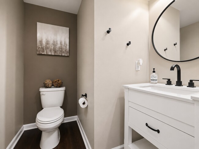 Foto del edificio - 1039 Livingstone Ln