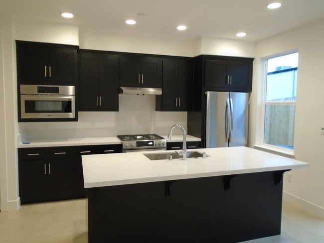 Building Photo - Brand New Rincon Valley Home