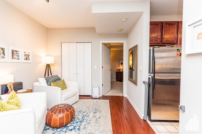 Photo - 23 North Racine Avenue Apt #Unit 406, Chicago, IL 60607 - 2 BR 2 BA condo