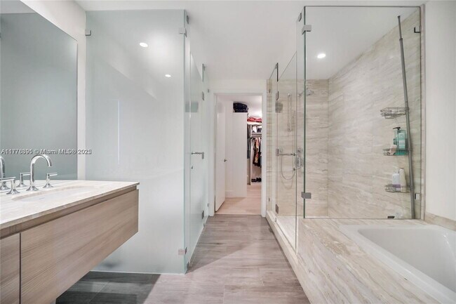 Foto del edificio - 2900 NE 7th Ave