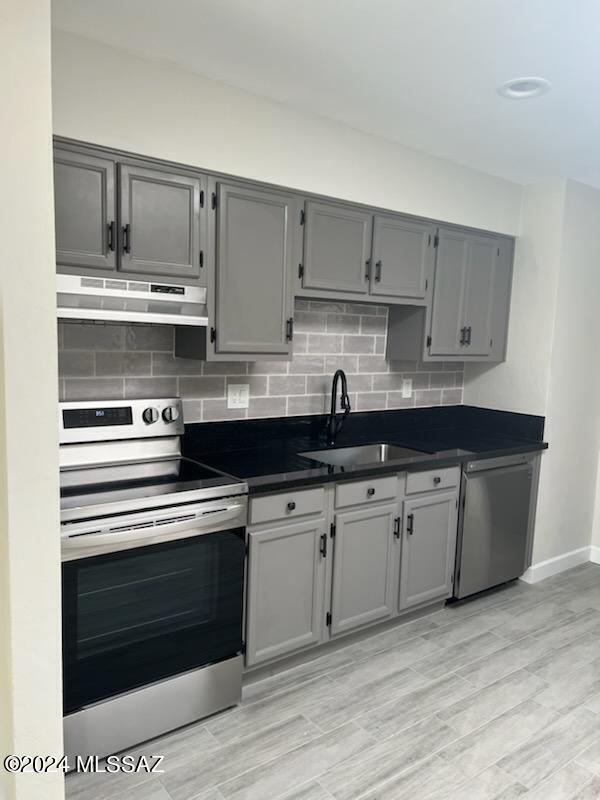 Foto del edificio - 3064 N Cherry Ave