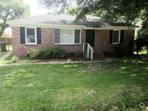 Building Photo - 420 Sarah Dr