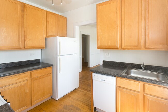 Foto del edificio - 2559 W Montrose Ave