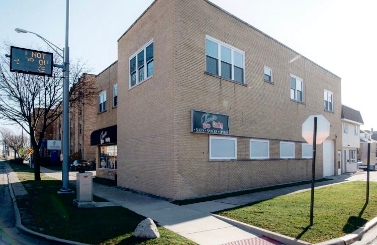 Primary Photo - 7749 W Grand Ave