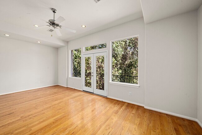 Building Photo - 1726 Stacy Falls