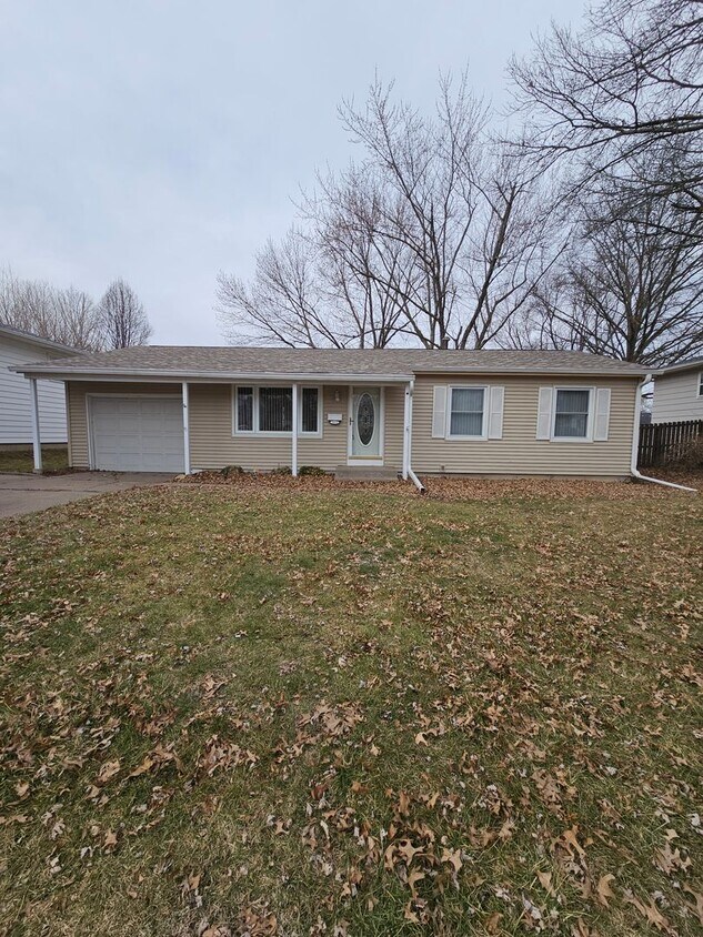 Primary Photo - 3212 Greenbrier Dr. Bettendorf, IA 52722