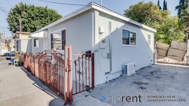 Building Photo - 904 S Breed St