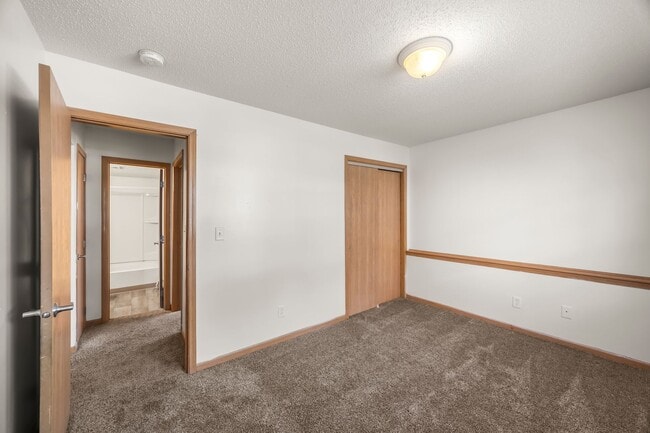 Building Photo - Clover Creek | Standard 2-Bedroom *