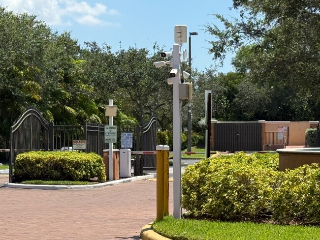 Foto del edificio - 10342 Fox Trail Rd S