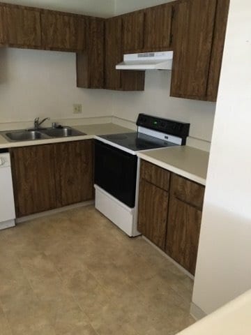 Building Photo - Upstairs, 2Bd 1 Bath apartment near Midtown!