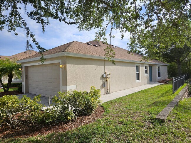 Foto del edificio - Annual Rental - Lovely 3 Bedroom 2 Bathroo...