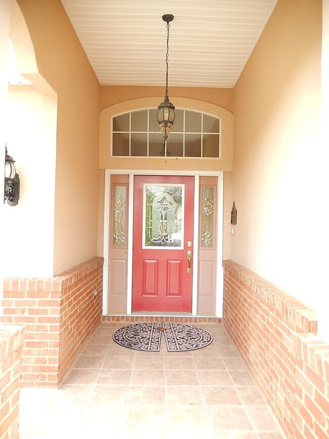 Building Photo - FABULOUS 3/2 NE House w/ Garage, Screen Po...