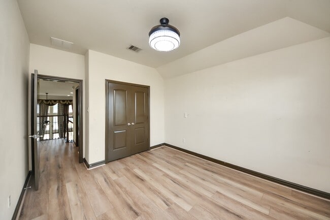 Building Photo - 26407 Wooded Hollow Ln