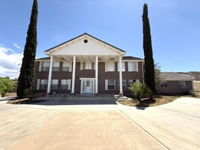 Building Photo - 2506 W Grandview Dr