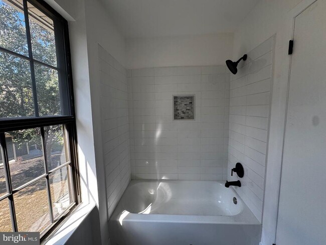 Foto del edificio - 632 Foxton Ct