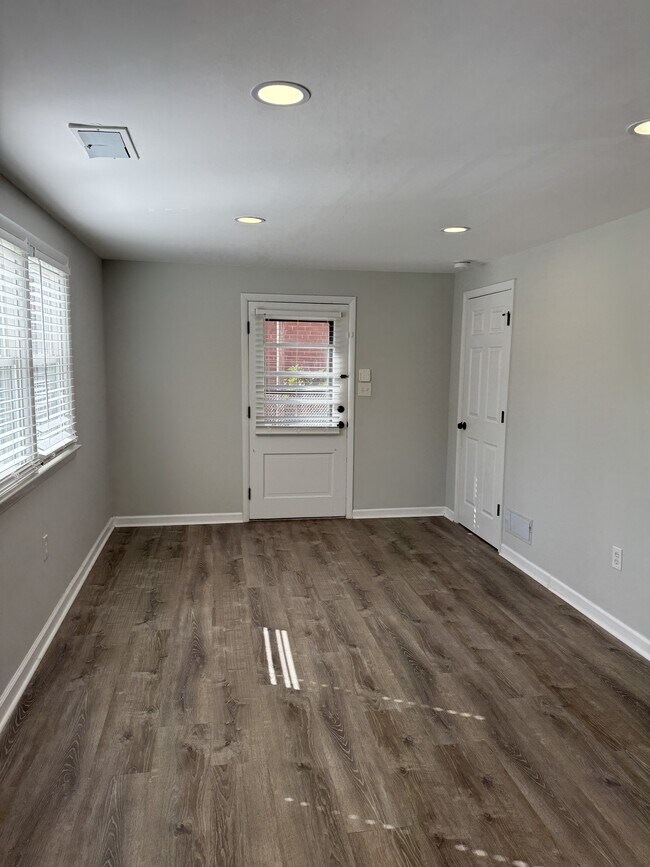 Photo - 914 Daleview Dr House