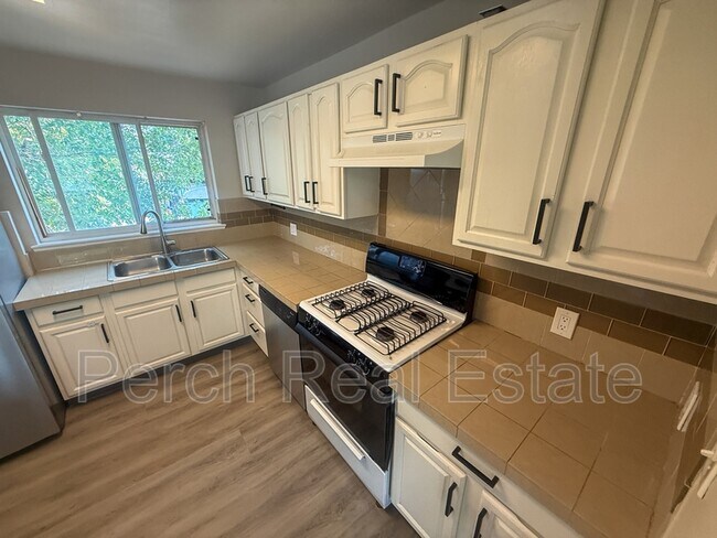 Building Photo - 954 Winona Ct