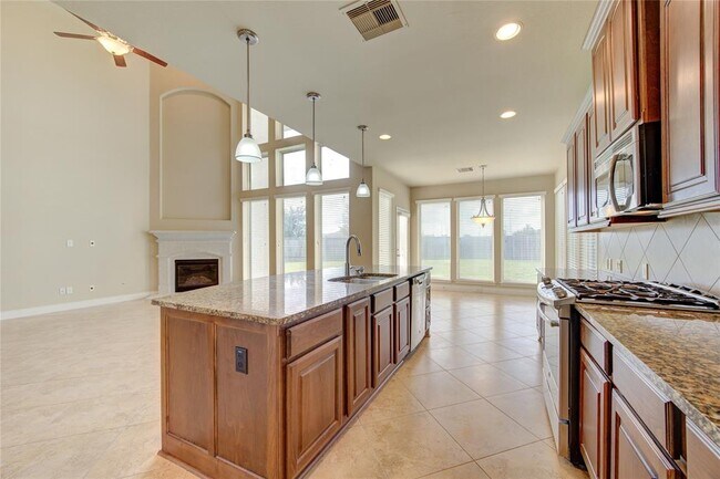 Foto del edificio - 27326 Walden Gulch Ln