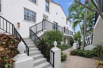 Building Photo - 1155 Lake Shore Dr