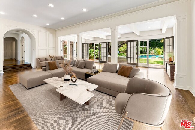 Foto del edificio - 624 N Maple Dr