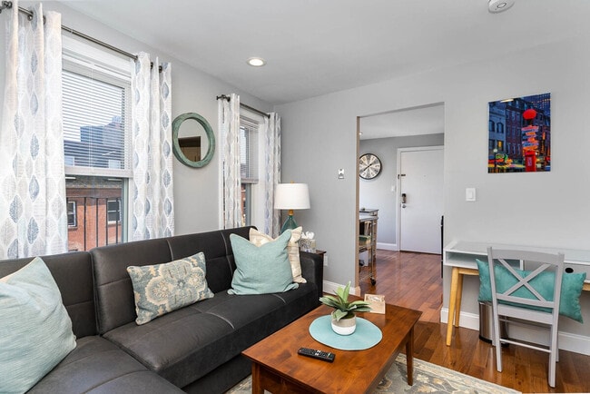 Building Photo - 25 Clark St