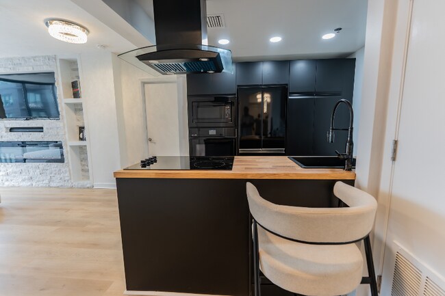 Foto del edificio - 1280 W Peachtree St NW