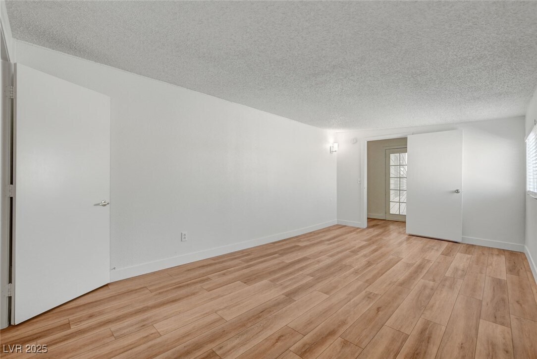 Foto principal - 904 Ambusher St